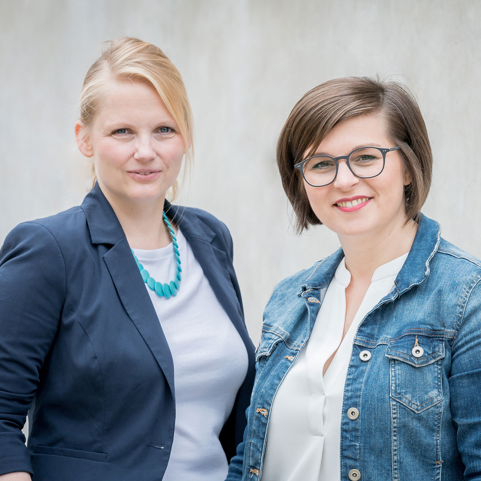 Portrait von Anne-Kathrin Langenberg und Kristina Kasubke